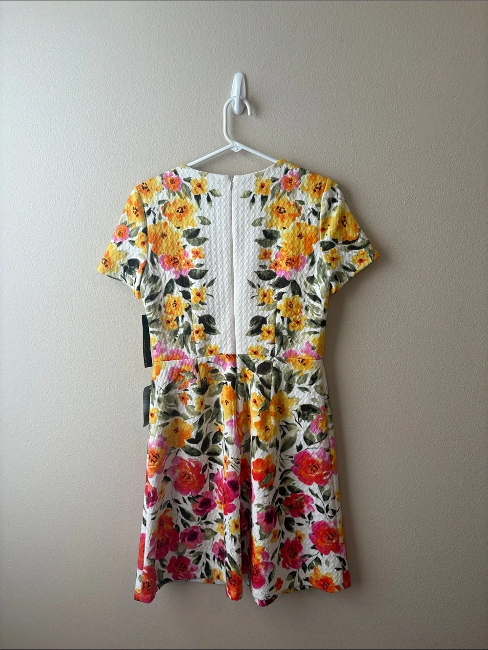 ✨NWT~Maggy London Floral 🌼 Dress✨